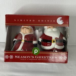 Santa Mrs Claus Publix Season's Greeters Ceramic Salt & Pepper Shaker Set 2017